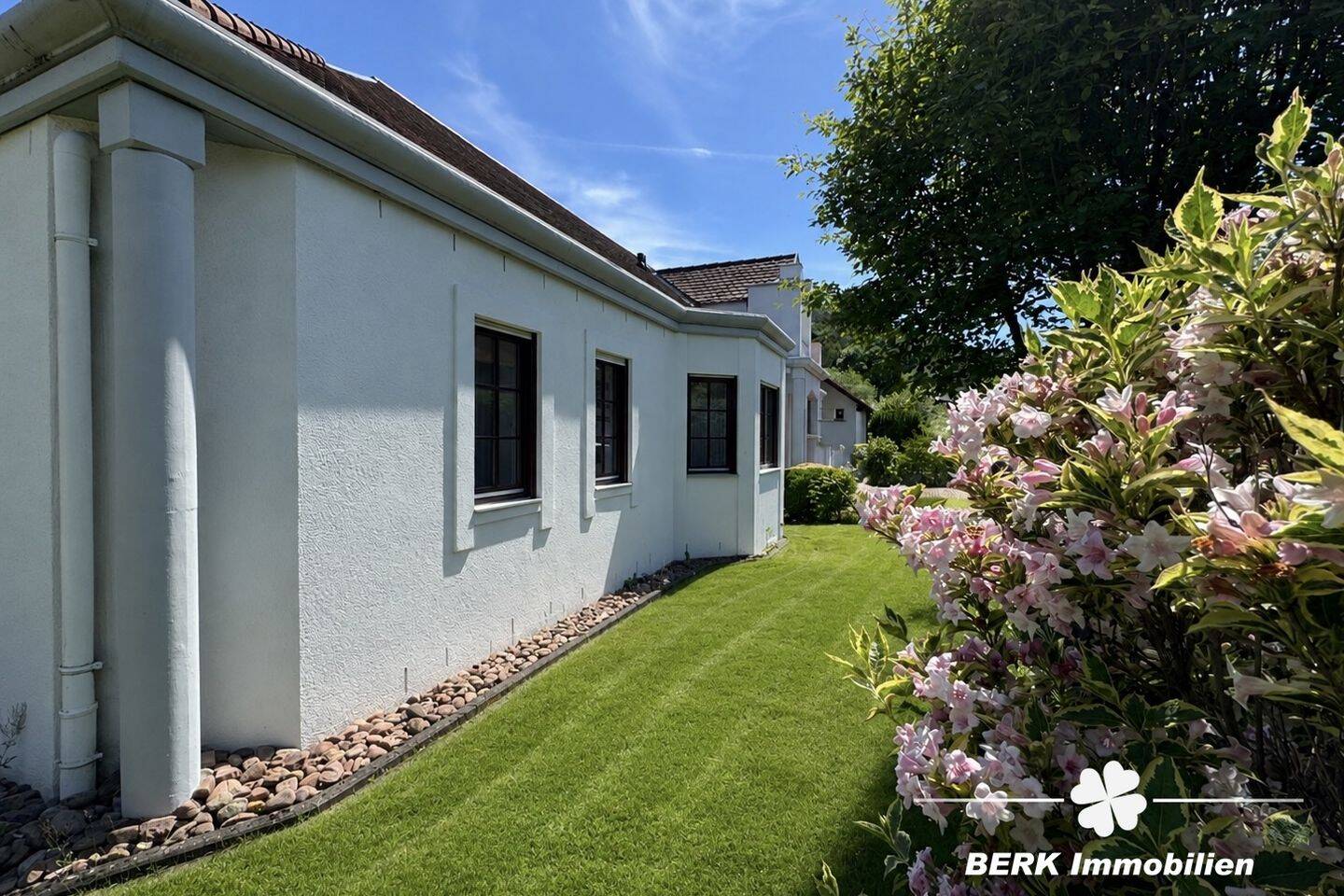 BERK Immobilien - Freistehendes Architektenhaus in bester Lage mit Panoramablick – Miltenberg – Vorschaubild 4