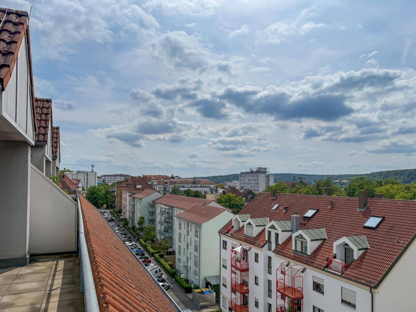 Großzügige 4-Zimmer-Wohnung mit Dachterrasse auf 2 Ebenen – Würzburg – Vorschaubild 6