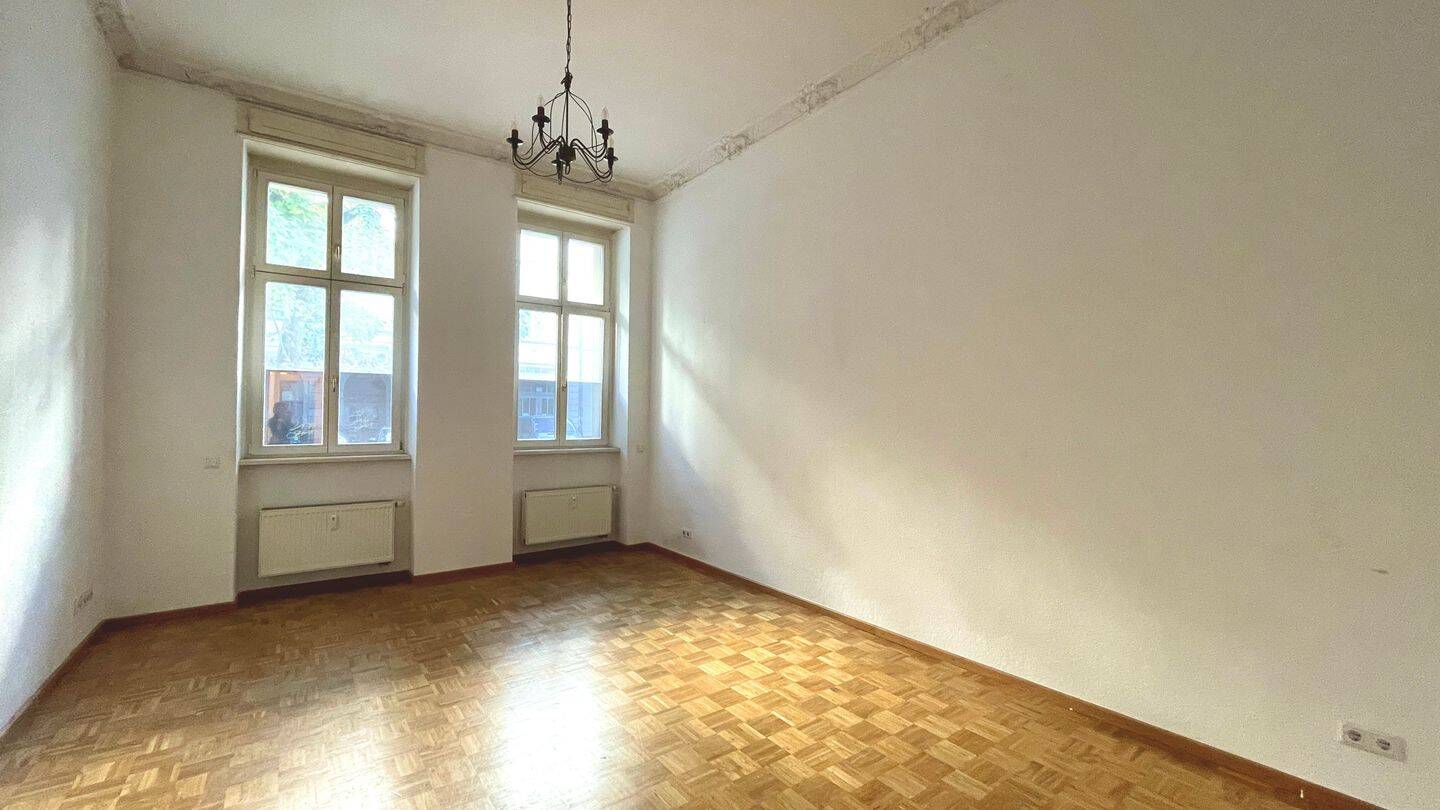 Bezugsfrei! Geräumige Altbauwohnung mit Mini-Terrasse in begehrtem Winsviertel – Berlin – Vorschaubild 2