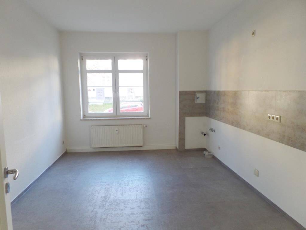 Familienwohnung mit großer Küche, Balkon, Design-Fußbodenbelag, Deckenspots u.v.m. – Chemnitz – Vorschaubild 6