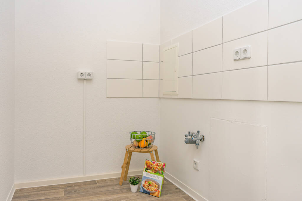 1-Raum-Wohnung mit Balkon – Chemnitz – Vorschaubild 3