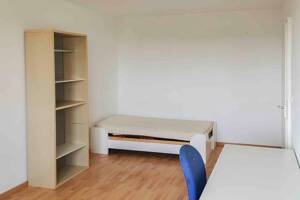 ** Über 5 % Rendite im Nürnberger Süden - Aufzug, Balkon, gute Raumaufteilung und neue Küche ** – 90471 Nürnberg – Vorschaubild 3