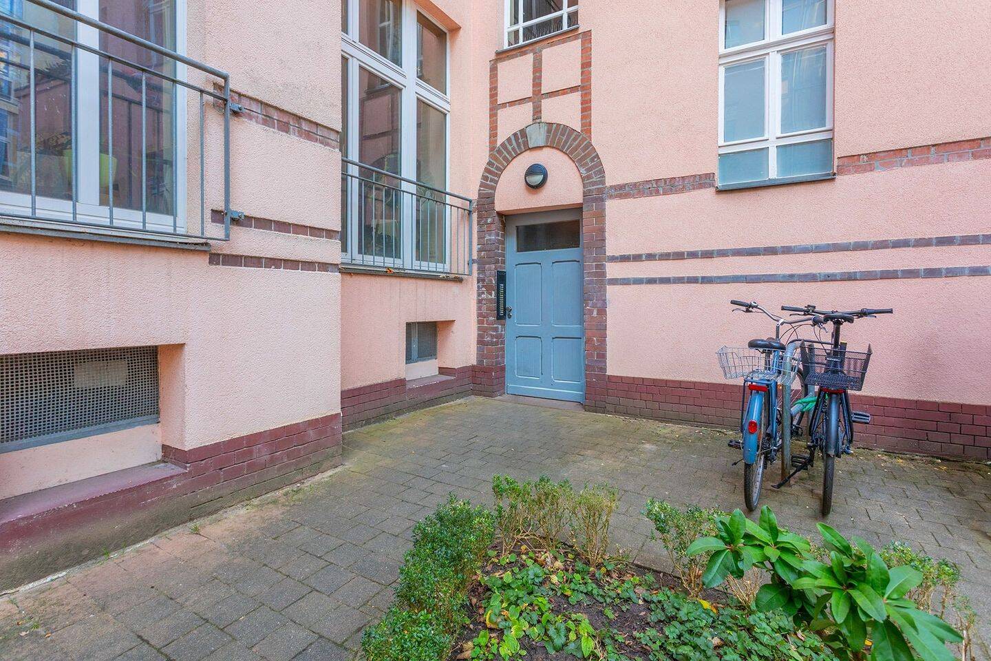 Gepflegte 2-Zimmer-Altbauwohnung nahe Volkspark Friedrichshain – Berlin – Vorschaubild 3