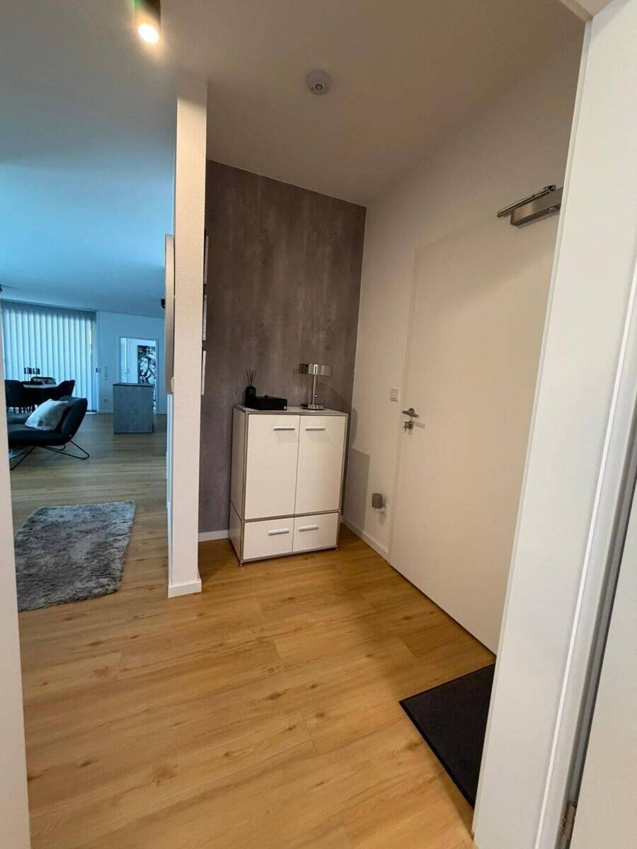 Exklusive Penthousewohnung mit großer Dachterrasse in Saarbrücken – Saarbrücken – Vorschaubild 2