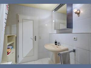 Möbliert: Möbliertes Reihenmittelhaus in Moosach – 80997 München – Vorschaubild 9