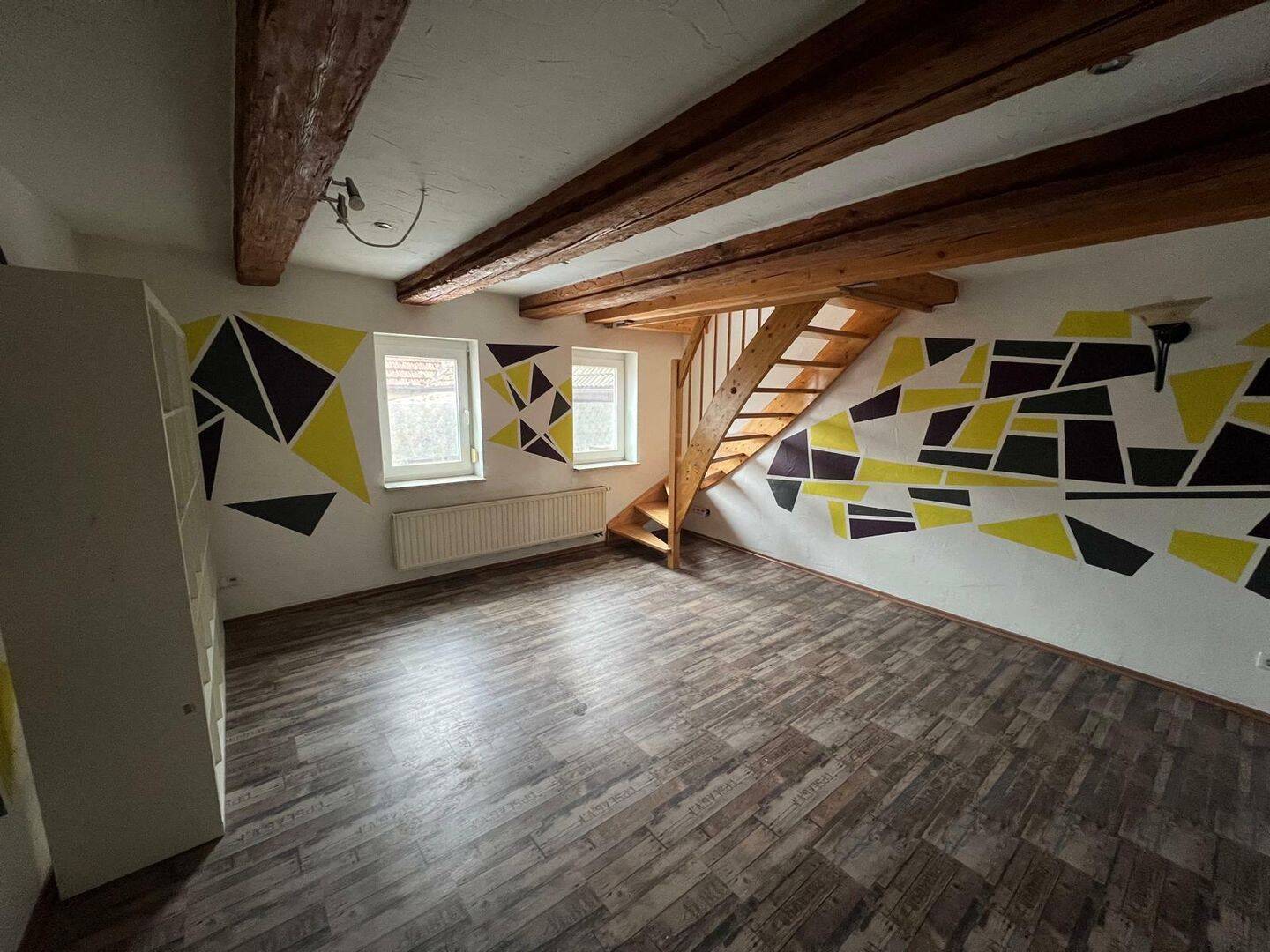 Großzügiges 12-Zimmer-Haus mit Entwicklungspotenzial - ideal für Kapitalanleger, Monteurvermietung – Sachsenheim – Bild 1 von 8