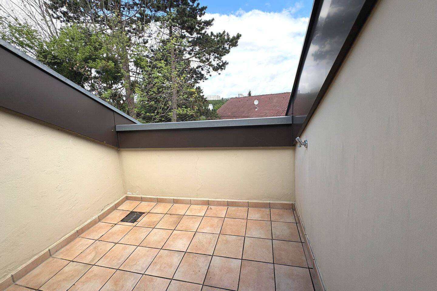 Schöne 4-Zimmer-Dachgeschosswohnung mit zwei Balkonen – Stuttgart – Vorschaubild 8