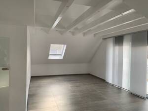 Moderne, sehr hochwertig ausgestattete 4,5 Zimmer-DG-Wohnung – 71069 Sindelfingen – Vorschaubild 3