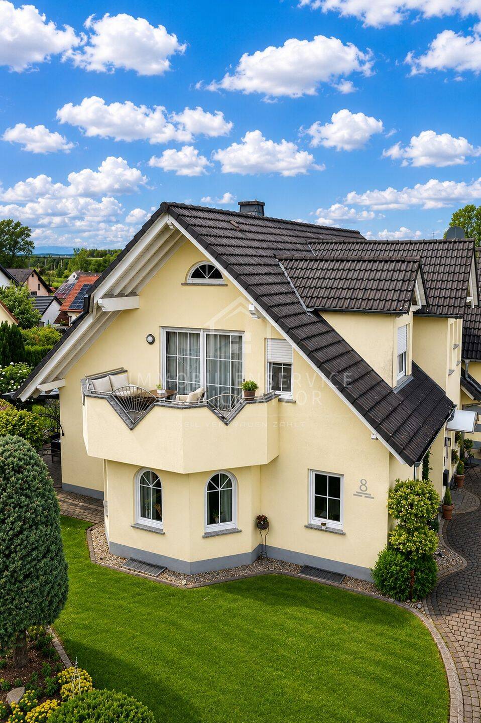 Umfangreich modernisiertes Zweifamilienhaus mit 3 nutzbaren Einheiten, Terrassen, Balkon und Garage – Eichenzell – Vorschaubild 2