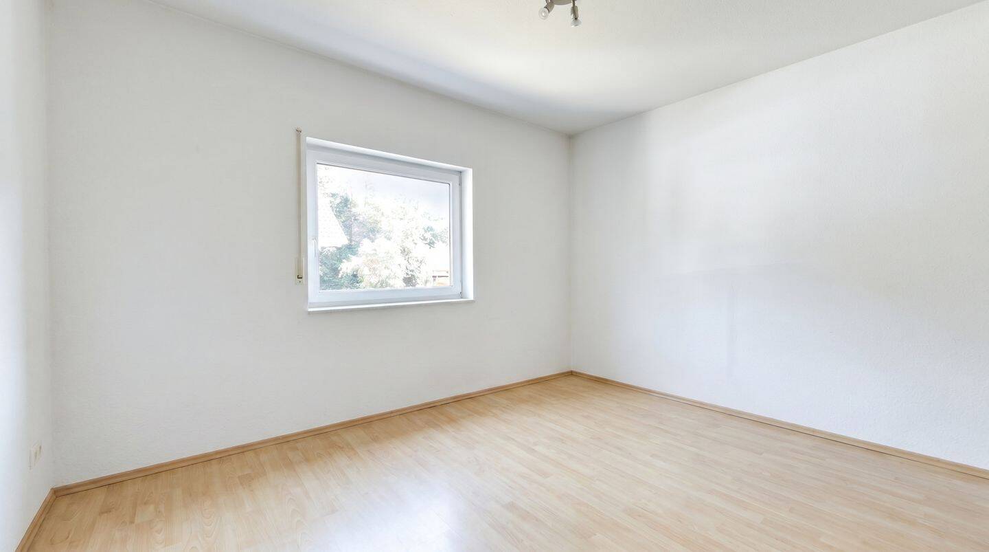 Repräsentatives Einfamilienhaus mit Balkon, Garage und Wintergarten – Hettenhausen – Vorschaubild 5