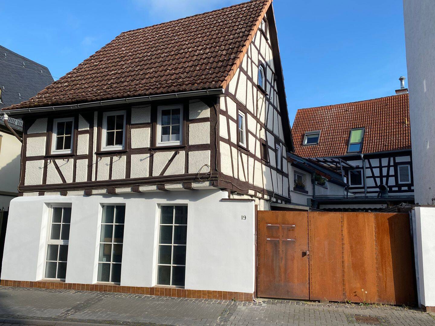 Ebenerdige, loftartige 3,5-ZKB-Wohnung mit Terrasse /Hochheim-Altstadt