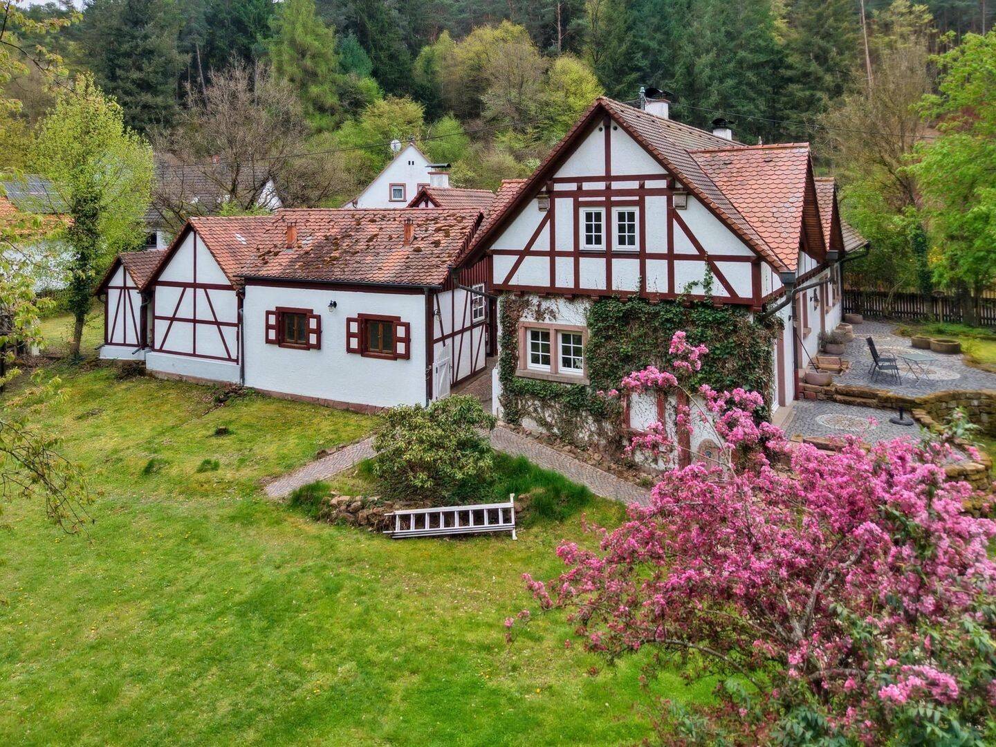 Großzügiges Hofanwesen mit Kamin, Gästehaus und Entwicklungspotenzial – Carlsberg – Vorschaubild 2