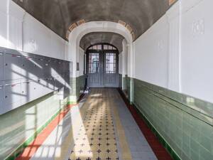 Wohnen am Wasser: Altbauwohnung mit Balkon und Wasserblick bezugsfrei zum 01.04.2027 – 12059 Berlin – Vorschaubild 8