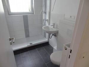 ***ATTRAKTIVES 3-FH 755 m²GRDST.IN TOPLAGE NÄHE BUCHHÜGELALLE INKL.DER BAUGENEHMIGUNG FÜR 3 WEITERE WE ODER NEUBAU EINES 1-FAM.HAUSES / BUNGALOWS*** – 63071 Offenbach am Main – Vorschaubild 6