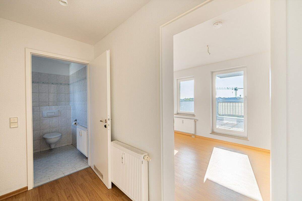 Reduziert! 2 Zimmer/ 2 Terrassen Dachgeschosstraum mit Aufzug nahe Florakiez – Berlin – Vorschaubild 4