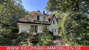 Landhausstil am Niendorfer Gehege! Ruhige 3-Zi.-Maisonette-ETW mit Balkon, Terrasse + TG