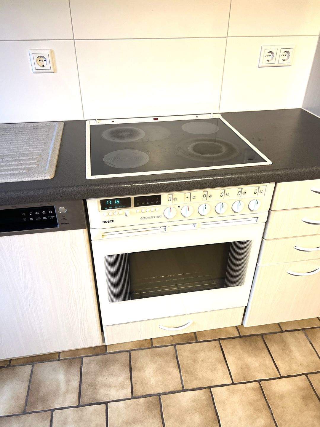 !! Helle sanierte 2 Zimmer-DG-Wohnung mit EBK – Mannheim – Vorschaubild 5