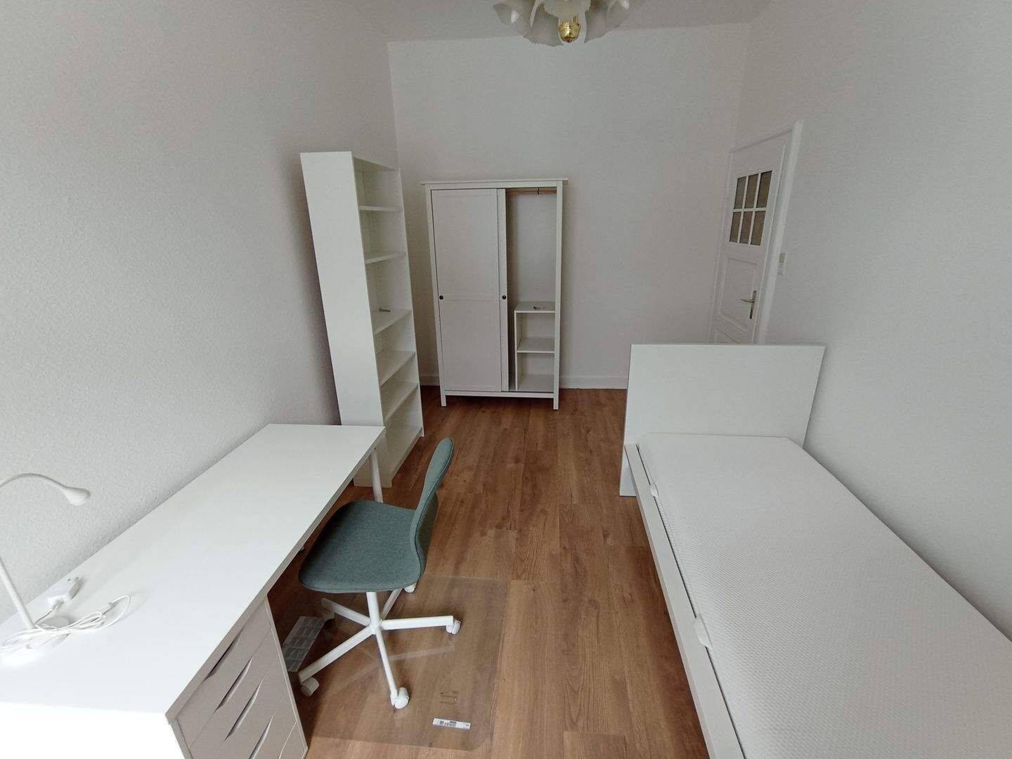 Möbliertes WG-Zimmer in Karlsruhe-City – Karlsruhe – Vorschaubild 3
