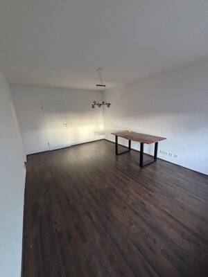 Schöne 3 Zimmer Wohnung mit Balkon! – 90439 Nürnberg – Vorschaubild 4
