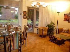 Exklusive 3-Zimmer-Wohnung mit Traumgarten und wohnlich ausgebautem Untergeschoss!
