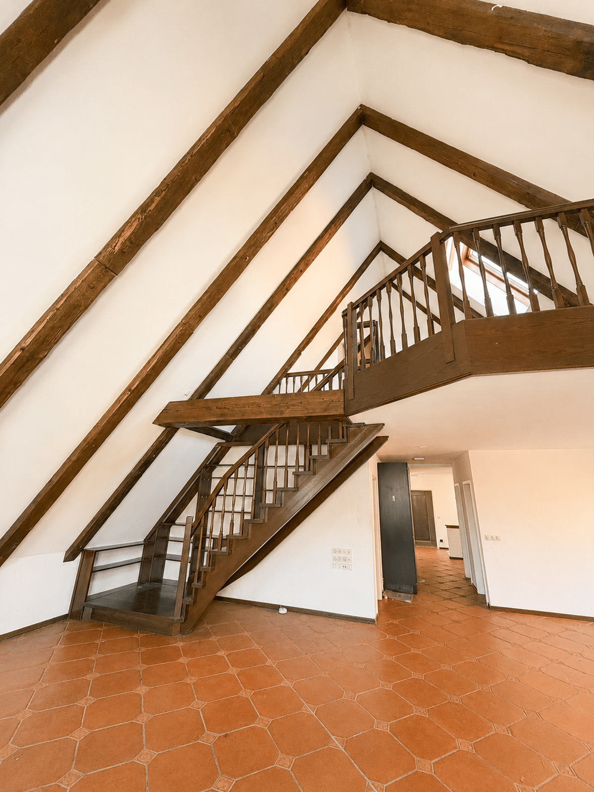 Großzügige Maisonette-Wohnung zur Miete im Herzen der Weidener Altstadt // Schulgasse 2 – 92637 Weiden in der Oberpfalz – Bild 1 von 9