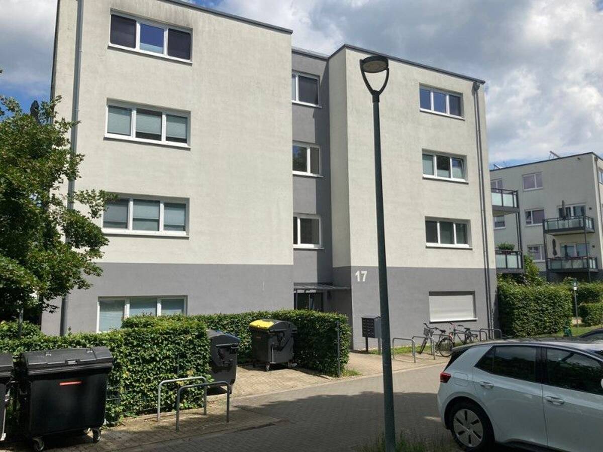 Preisgünstige und ansprechende 4,5-Zimmer-Wohnung – 44795 Bochum – Bild 1 von 9