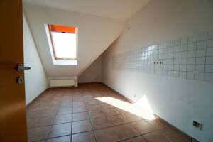 4-Zimmer-Wohnung mit zwei Balkonen, Aufzug, Tiefgarage, zentral aber ruhig beim Marktkauf – 33102 Paderborn – Vorschaubild 5