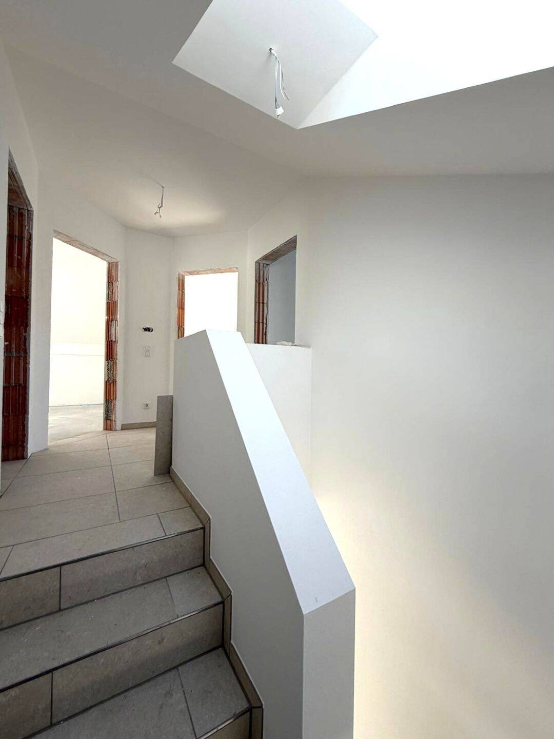 Modernes Wohnen auf höchstem Niveau - Neubau-Einfamilienhaus mit Einliegerwohnung und Naabblick – Teublitz – Vorschaubild 8