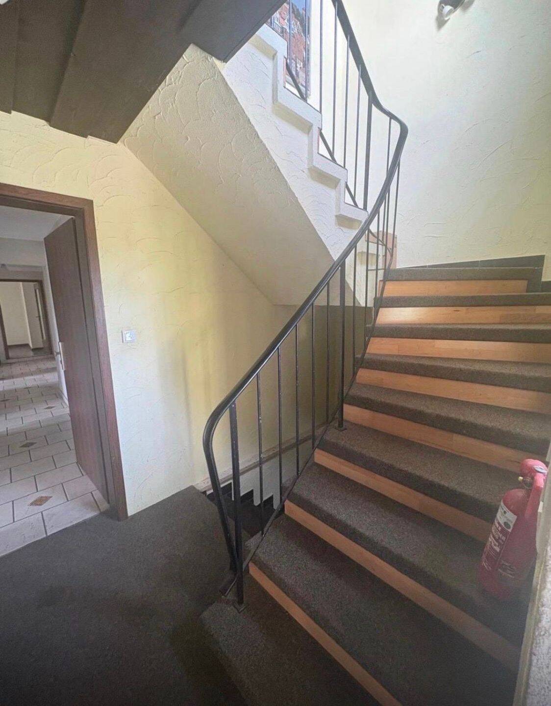 Großzügiges Zweifamilienhaus mit Garten und Pool in Katzwang – Nürnberg – Vorschaubild 8