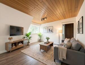 Stuttgart-Hedelfingen: 4-Zimmer-Dachgeschosswohnung in guter Lage – 70329 Stuttgart – Vorschaubild 2