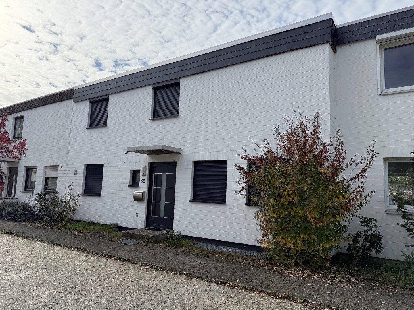 Exklusives Reihenhaus in Bestlage von Hannover-Langenhagen - umfassend modernisiert & bezugsfertig – Langenhagen – Vorschaubild 2