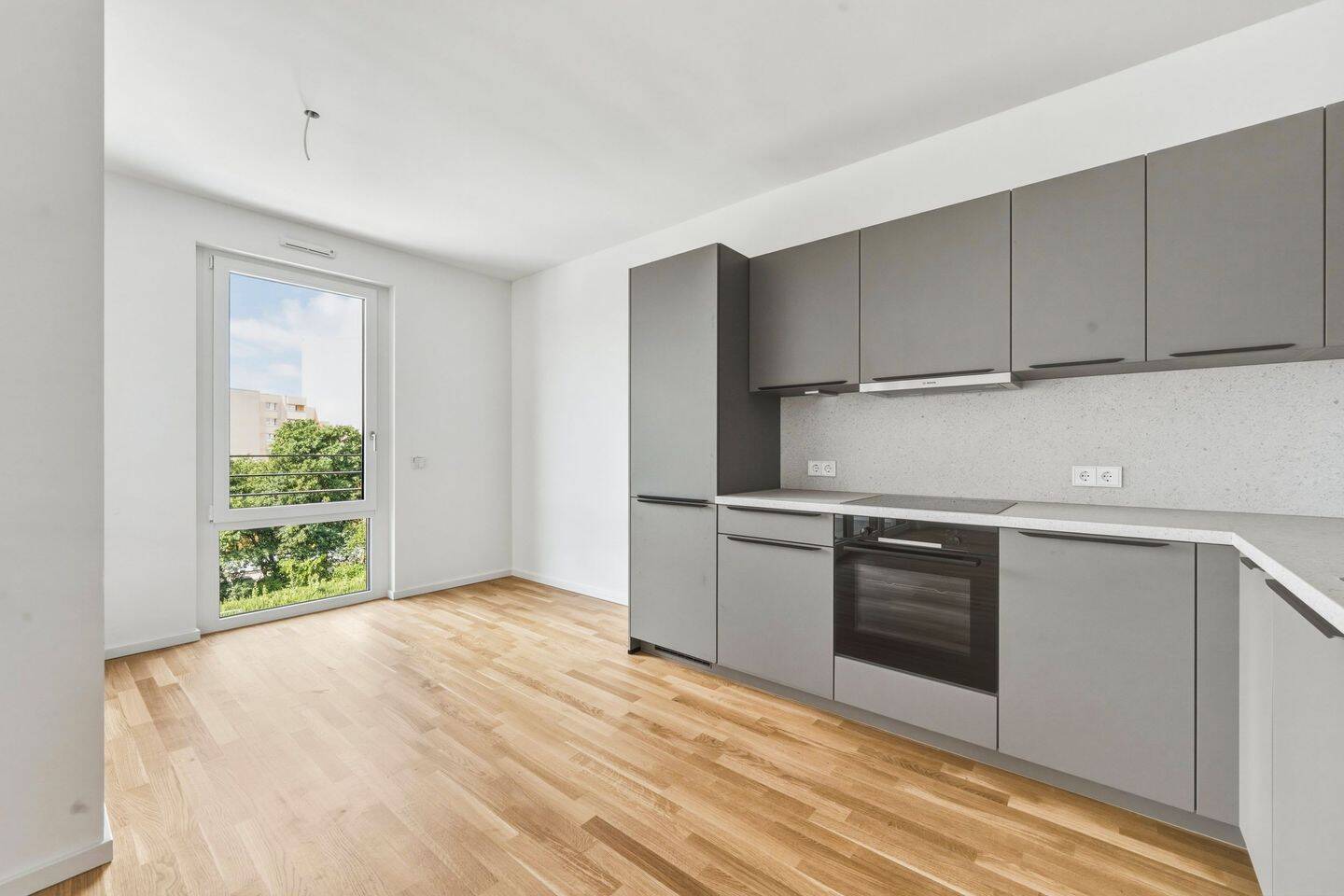 3-Zi-Wohnung mit EBK, Stellplatz und hochwertiger Ausstattung – München – Vorschaubild 4