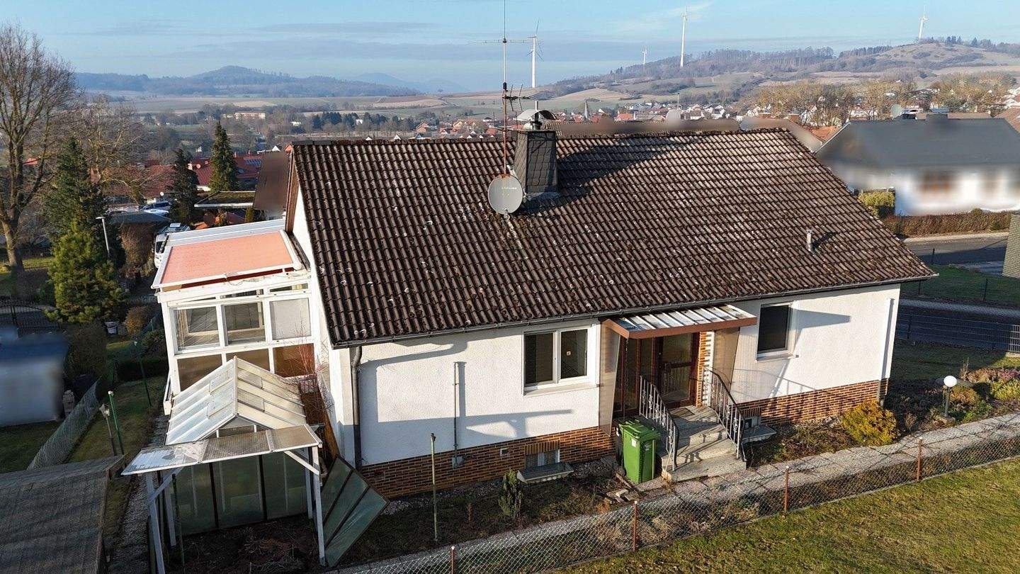 Großzügiges Ein- bis Zweifamilienhaus mit Wintergarten in Schauenburg-Breitenbach – Schauenburg – Vorschaubild 2