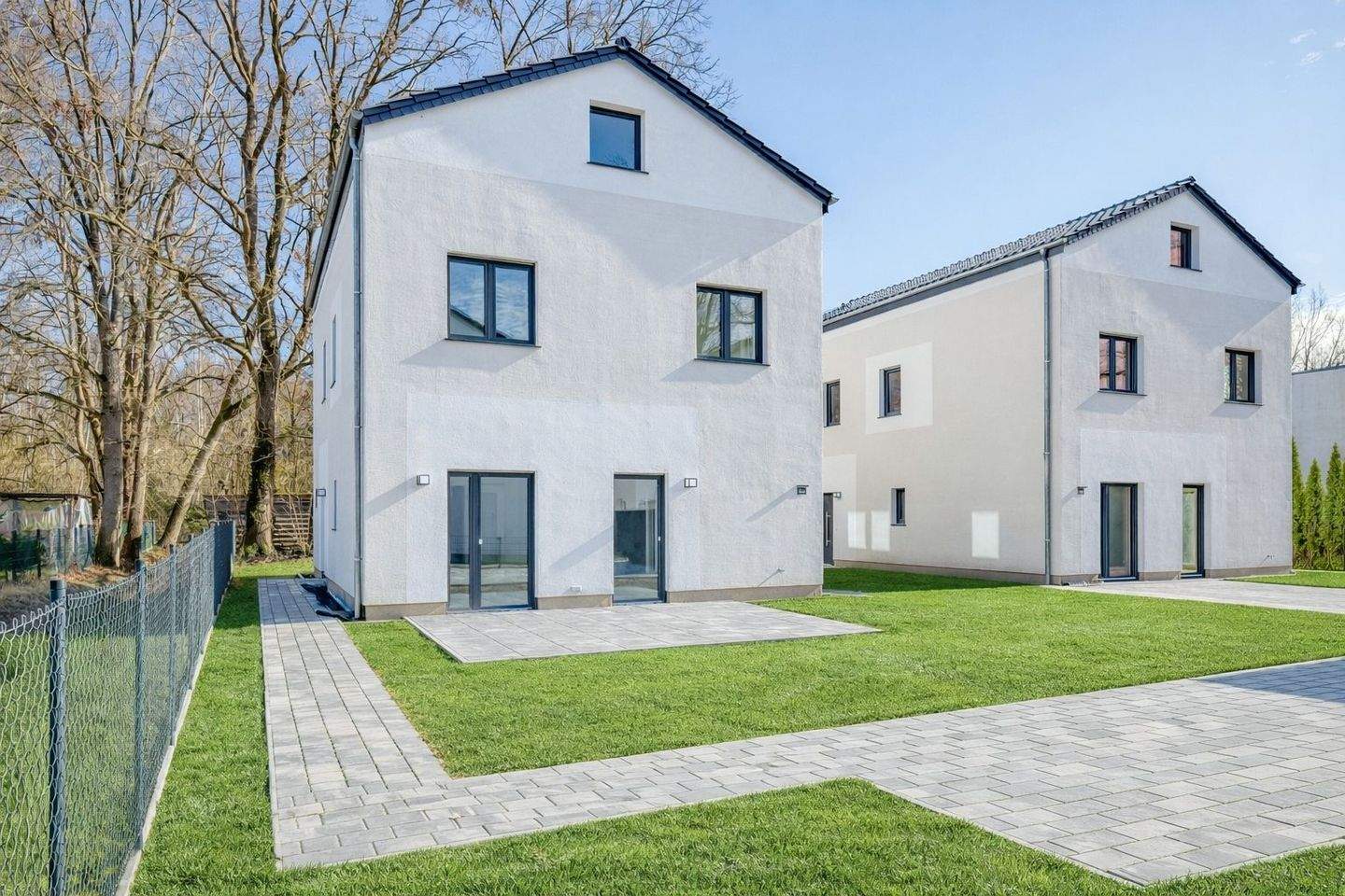 Lichtdurchflutetes Neubau-Einfamilienhaus mit moderner Technik und viel Platz – Falkensee – Vorschaubild 3