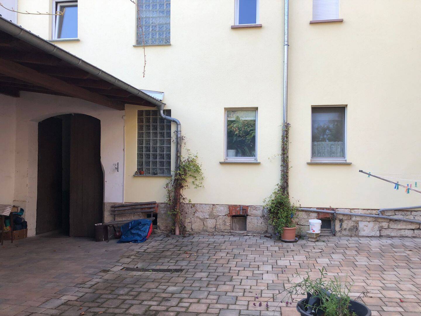 APOLDA – Mehrfamilienhaus mit viel Potential durch Ausbaureserven, Nebengelaß und Zufahrt – Apolda – Vorschaubild 8