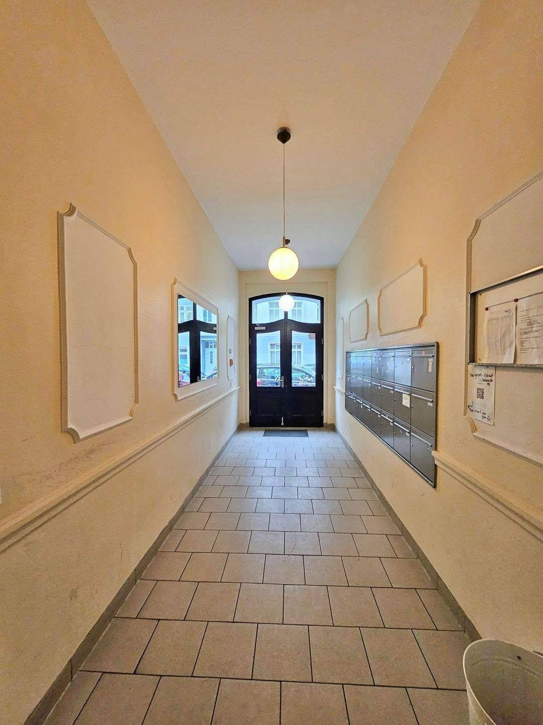 Sehr schöne helle 2 Zimmer Wohnung mit Balkon – Berlin – Vorschaubild 3