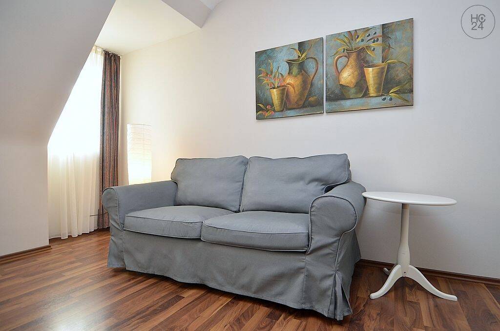 Schönes und gemütlich möbliertes Apartment direkt in der Altstadt – Nürnberg – Vorschaubild 2