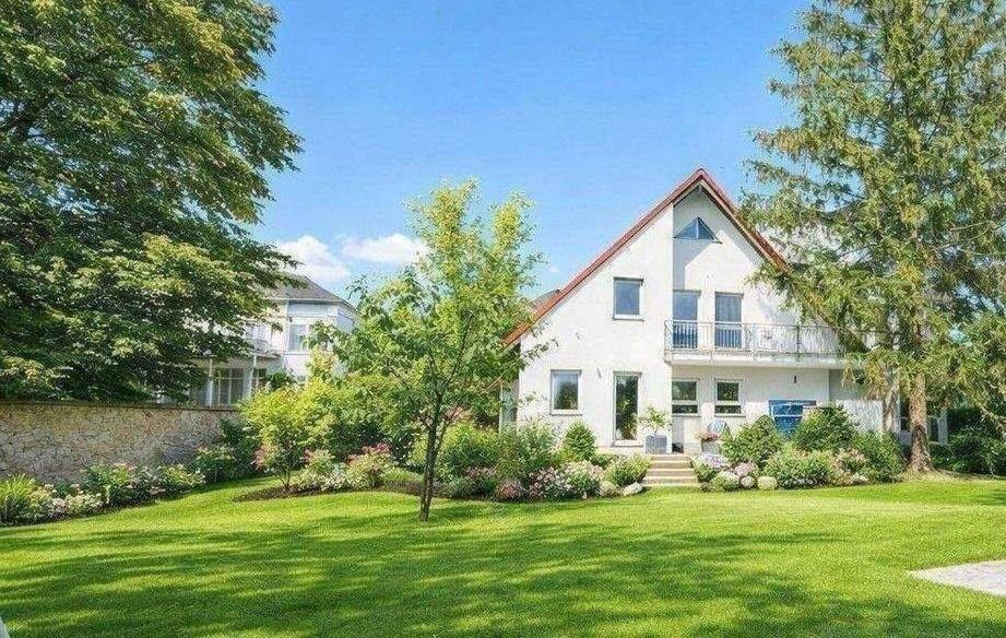 ca. 1.250 m² Traum-Grundstück und viel Freiraum für Familien - modernes A+ Haus – Wiesbaden – Bild 1 von 2