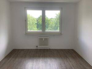 Hier lässt es sich aushalten: günstige 3-Zimmer-Wohnung in einer grünen Wohnanlage – 34132 Kassel – Vorschaubild 4