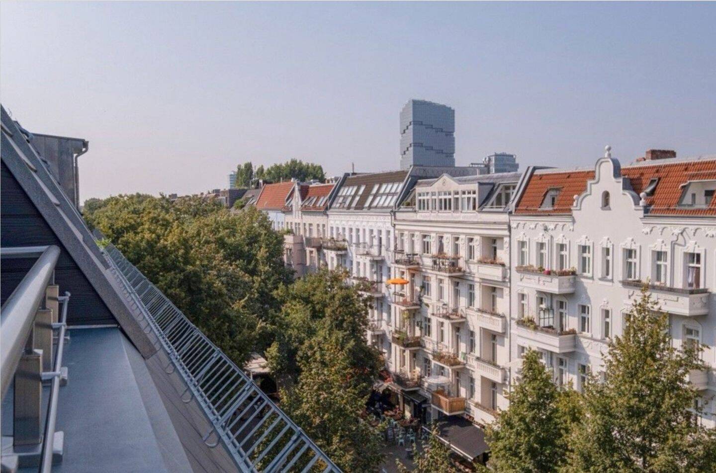 ERSTBEZUG mitten im KIEZ | AUFDACHTERRASSE + WEST-LOGGIA | OFFENES STUDIO-APT. | MÖBLIERT | LIFT – Berlin – Vorschaubild 9