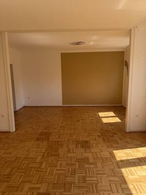 Große 2 Zimmer Wohnung mit kleinem Balkon in direkter Nähe zum Innenhafen – 47051 Duisburg – Vorschaubild 3