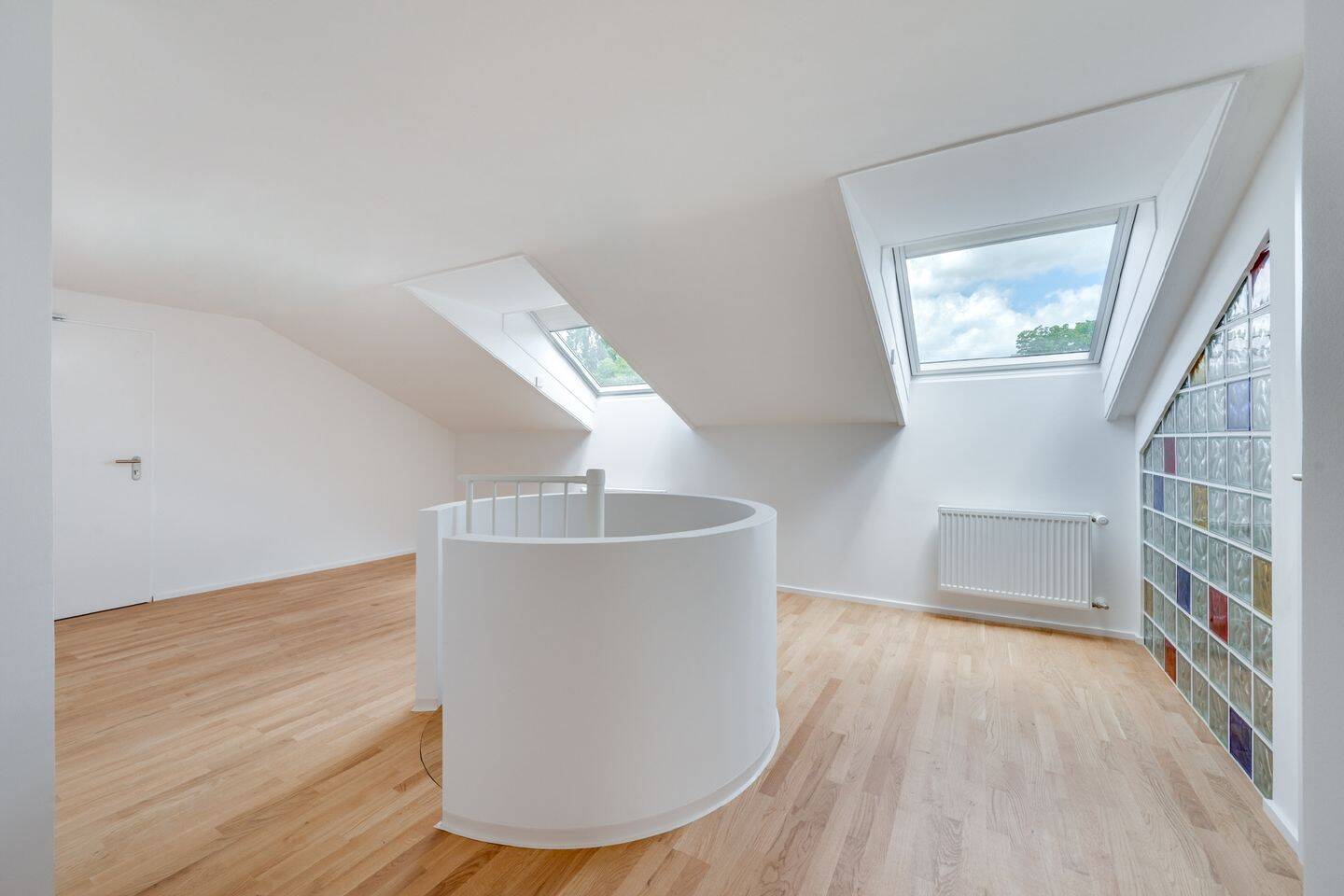 AIGNER - Frisch sanierte Maisonettewohnung mit Süd-Loggia in Milbertshofen – München – Vorschaubild 5