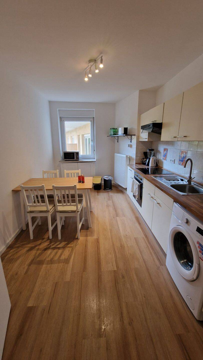 Modernes WG Zimmer in 4er WG 97070 Würzburg – Würzburg – Vorschaubild 2