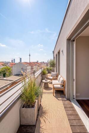 Wohnen über den Dächern: Penthouse-Charme mit Kaminfeuer, zwei Terrassen & Fernsehturmblick – 10115 Berlin – Vorschaubild 4