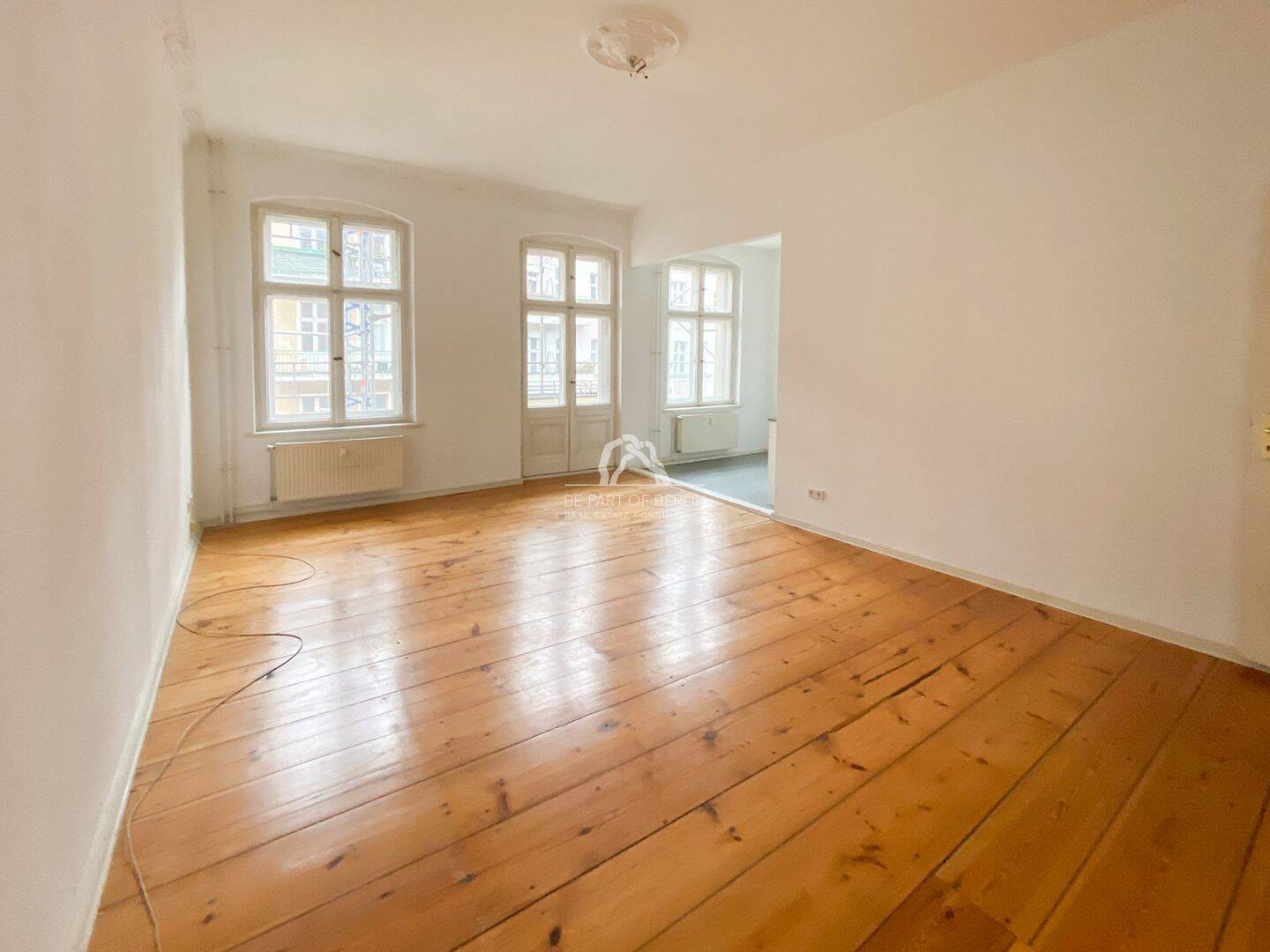 2 ZIMMER IN ATTRAKTIVER KIEZ-LAGE | VORDERHAUS MIT BALKON | 3.OG OHNE AUFZUG | PROVISIONSFREI |