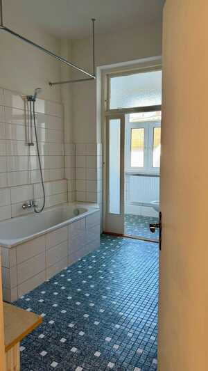 Altbaujuwel in der Wik: Frisch sanierte 4-Zimmer-Wohnung – 24106 Kiel – Vorschaubild 3
