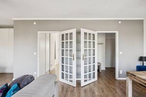 Attraktive 2-Zimmer-Wohnung mit Balkon und Tiefgaragenstellplatz - Modernisiert für Ihr Wohlbefinden – 22117 Hamburg – Vorschaubild 3