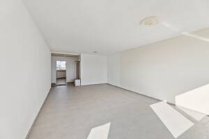Provisionsfrei - Helle, sanierte 3-Zimmer-Wohnung mit Aufzug, Balkon und Weitblick – 90763 Fürth – Vorschaubild 6
