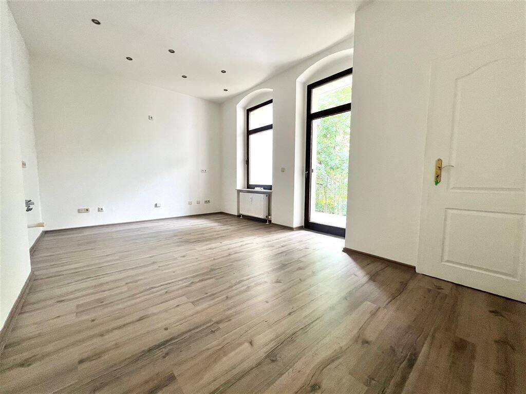 KAßBERG - FAMILIENWOHNUNG mit 2 Bädern | 4 Zimmern | Balkon | HWR – Chemnitz – Vorschaubild 3