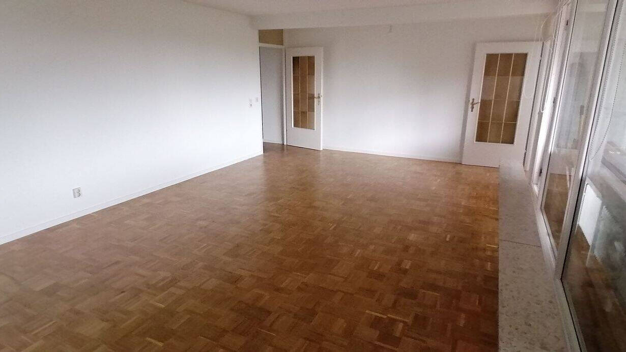 Ihr neues Zuhause | 5 Zimmer | Einbauküche | Balkon/Loggia [18m²]| Zwei Bäder & separates Gäste WC | Stuttgart Asemwald – Stuttgart – Vorschaubild 2
